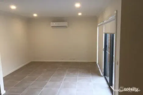 Property photo of 65 Vantage Boulevard Craigieburn VIC 3064