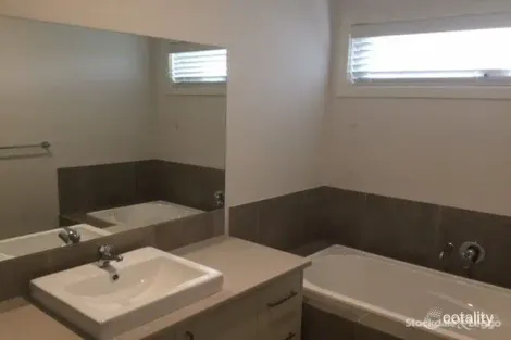 Property photo of 65 Vantage Boulevard Craigieburn VIC 3064