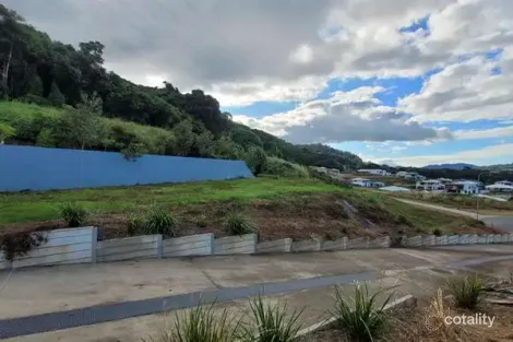 Property photo of 21 Drummer Close Kanimbla QLD 4870