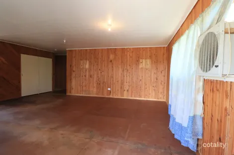 Property photo of 18 Flinders Street Yuleba QLD 4427