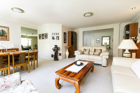 Property photo of 32 Christopher Place Sinnamon Park QLD 4073
