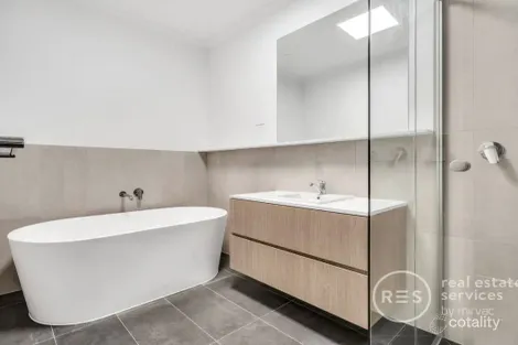 Property photo of 75 Wireless Drive Aintree VIC 3336
