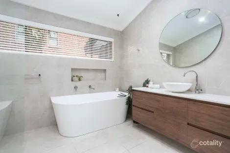 Property photo of 22 Sylvan Ridge Drive Illawong NSW 2234