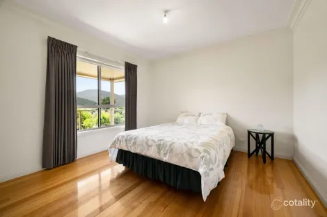 Property photo of 1 James Close Bright VIC 3741