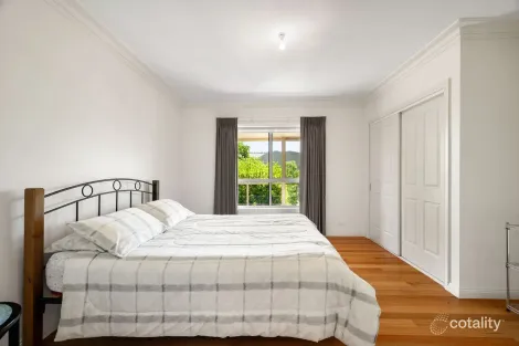 Property photo of 1 James Close Bright VIC 3741