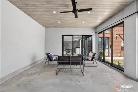 Property photo of 8 St John Place Melton West VIC 3337