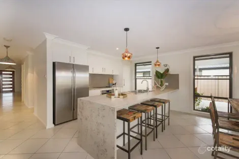 Property photo of 36 Albatross Way Old Bar NSW 2430