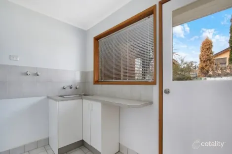 Property photo of 5 Marian Way Lavington NSW 2641