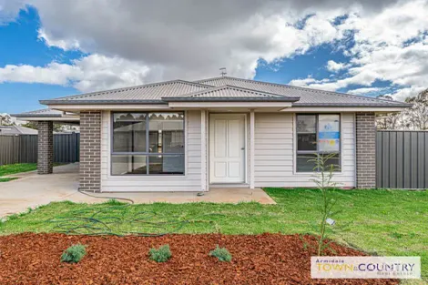 1/15 Sunrise Cres, Armidale, NSW 2350