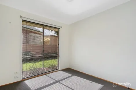 Property photo of 5 Marian Way Lavington NSW 2641