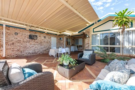 Property photo of 9 Dapplewood Close Andergrove QLD 4740