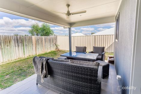Property photo of 2/56 Lakeside Drive Emerald QLD 4720