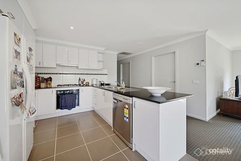 Property photo of 4 Macleod Circuit Pakenham VIC 3810