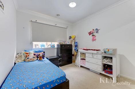 Property photo of 17 Featherwood Crescent Craigieburn VIC 3064