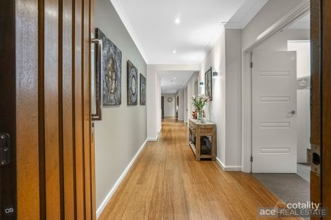 Property photo of 10 Seagrass Crescent Point Cook VIC 3030