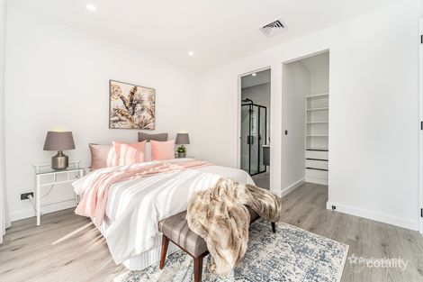 Property photo of 5 Astrea Place Greenvale VIC 3059