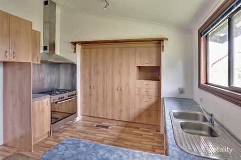 Property photo of 12 Devon Avenue Cockatoo VIC 3781