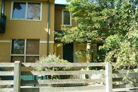 6 Hutton Pl, Kensington, VIC 3031