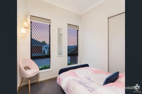 Property photo of 12 McGregor Place Springfield Lakes QLD 4300