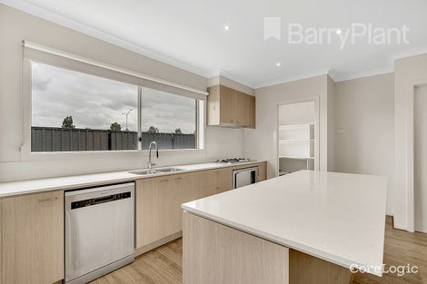 Property photo of 32 Lemon Myrtle Way Craigieburn VIC 3064