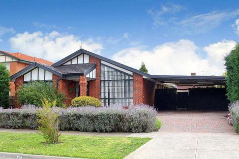 Property photo of 12 Miles Close Mill Park VIC 3082