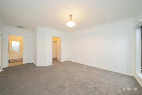 Property photo of 7 Fanfare Close Berwick VIC 3806