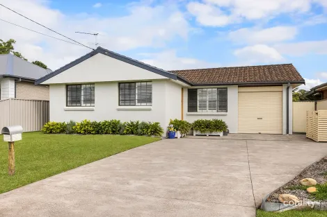 Property photo of 4 Shamrock Drive Berkeley Vale NSW 2261