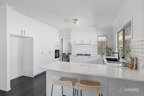 Property photo of 2 Yellowjack Crescent Albany Creek QLD 4035