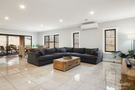 Property photo of 32 Empire Avenue Drouin VIC 3818