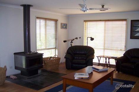 Property photo of 1 Tecoma Avenue Sandy Point VIC 3959