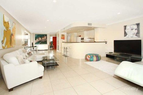 Property photo of 2/35 Shaw Street Southport QLD 4215