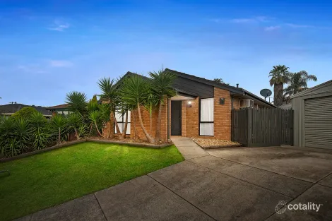 Property photo of 10 Kellie Court Hampton Park VIC 3976
