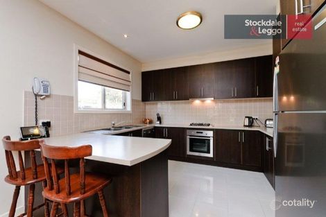 Property photo of 10 Beechville Place Craigieburn VIC 3064