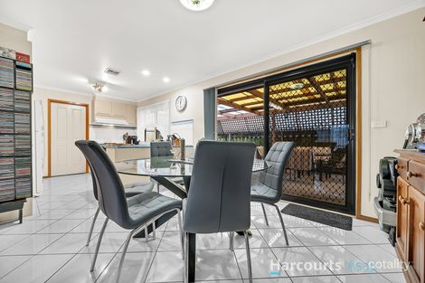 Property photo of 17 Candytuft Close Cranbourne North VIC 3977