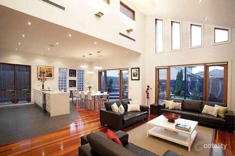 Property photo of 68 Hayes Road Strathmore VIC 3041