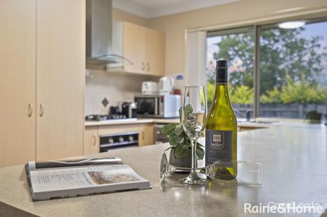 Property photo of 2 Paul Drive Regents Park QLD 4118