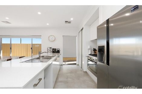 Property photo of 2 Rakitno Close Lake Coogee WA 6166
