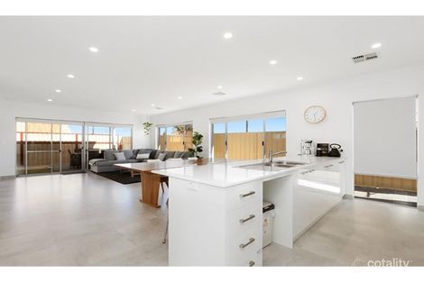 Property photo of 2 Rakitno Close Lake Coogee WA 6166