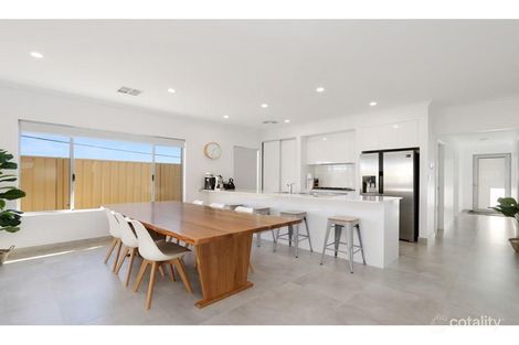 Property photo of 2 Rakitno Close Lake Coogee WA 6166