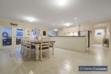 Property photo of 12 Ferndown Drive Cranbourne VIC 3977