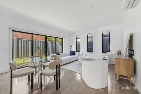 Property photo of 72 Dawnview Crescent Roxburgh Park VIC 3064