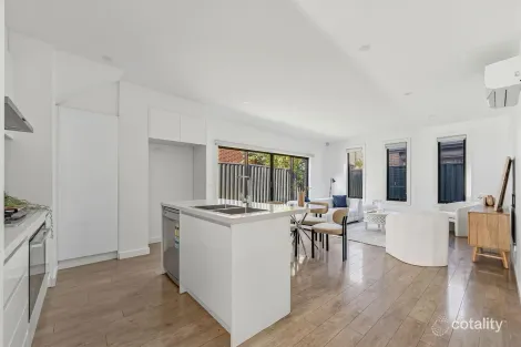 Property photo of 72 Dawnview Crescent Roxburgh Park VIC 3064