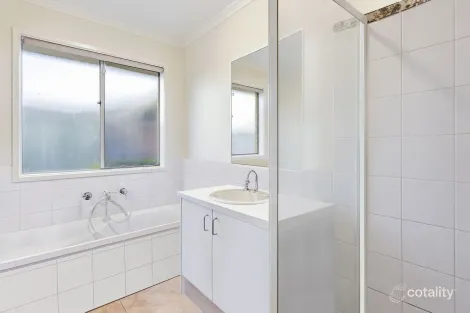 Property photo of 10/49 Oberon Drive Carrum Downs VIC 3201