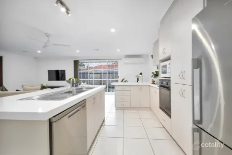 Property photo of 2 Igloo Place Keilor Downs VIC 3038