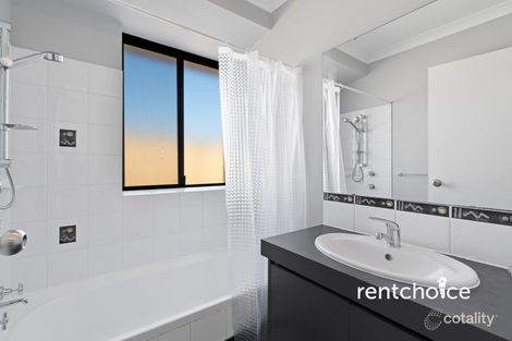 Property photo of 2 Brookeby Heights Leda WA 6170