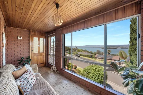 56 Hassan St, Lake Heights, NSW 2502