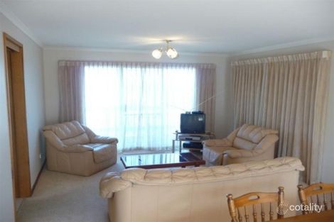 Property photo of 26 Ocean View Parade Lakes Entrance VIC 3909