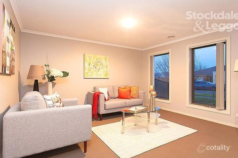 Property photo of 16 Bothwell Green Derrimut VIC 3026