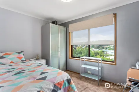 Property photo of 74 Henley Street Lindisfarne TAS 7015