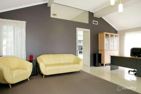 Property photo of 22 Rosella Walk South Morang VIC 3752